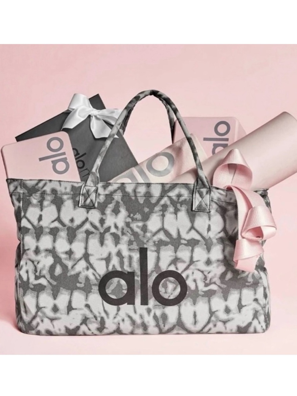 NWT | alo yoga tote shopper